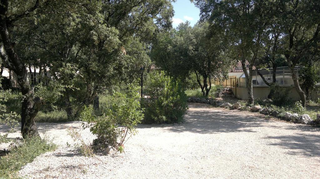 Villa A L'Est D'Uzes Saint-Siffret Exterior foto