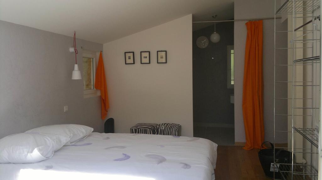 Villa A L'Est D'Uzes Saint-Siffret Habitación foto