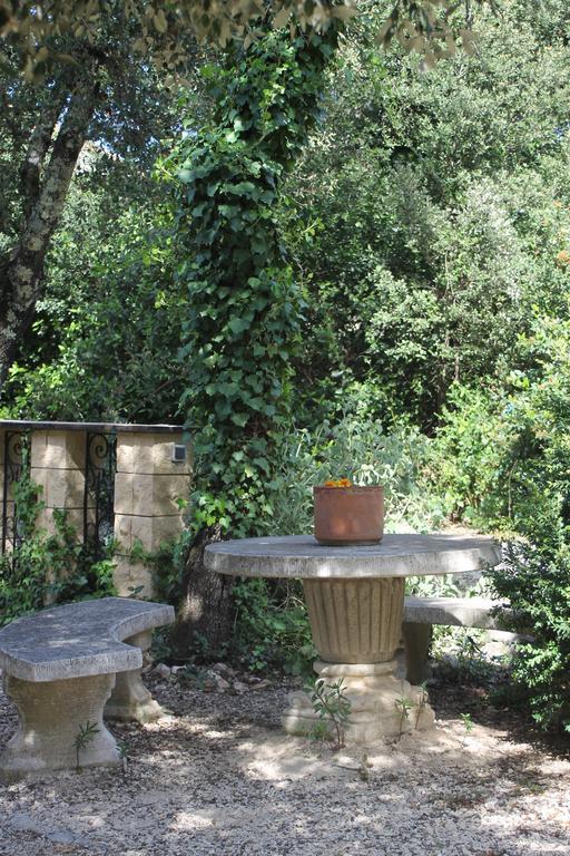Villa A L'Est D'Uzes Saint-Siffret Exterior foto